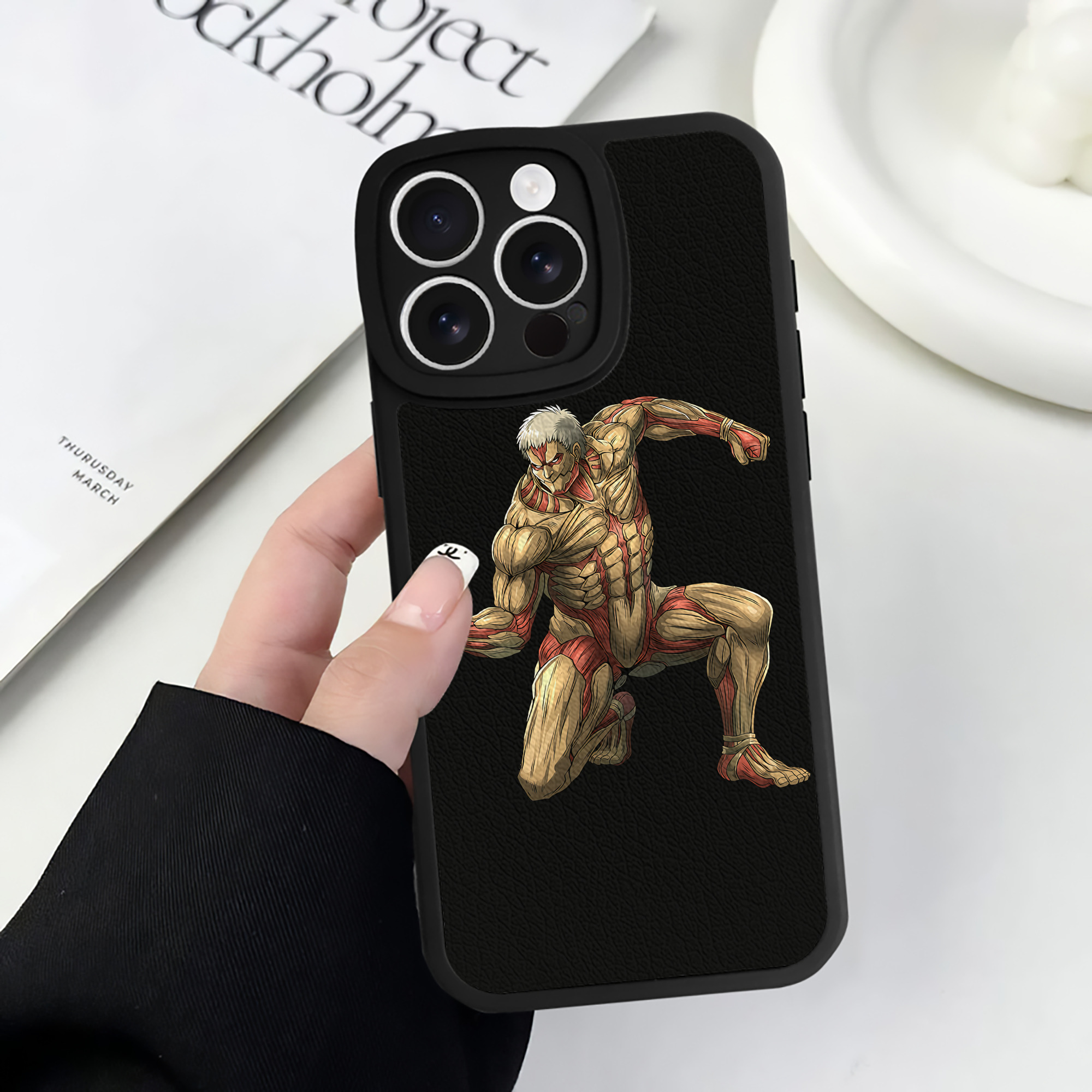 （画像用） 進撃の巨人 Attack on Titan 【iPhone 16シリーズ対応】シリコンスマホケース（レザー調） 材質：シリコン